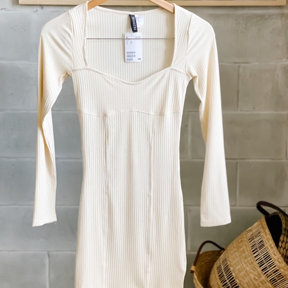 Form-fitting H&M cream, ribbed, dress NWT - Picture 4 of 6